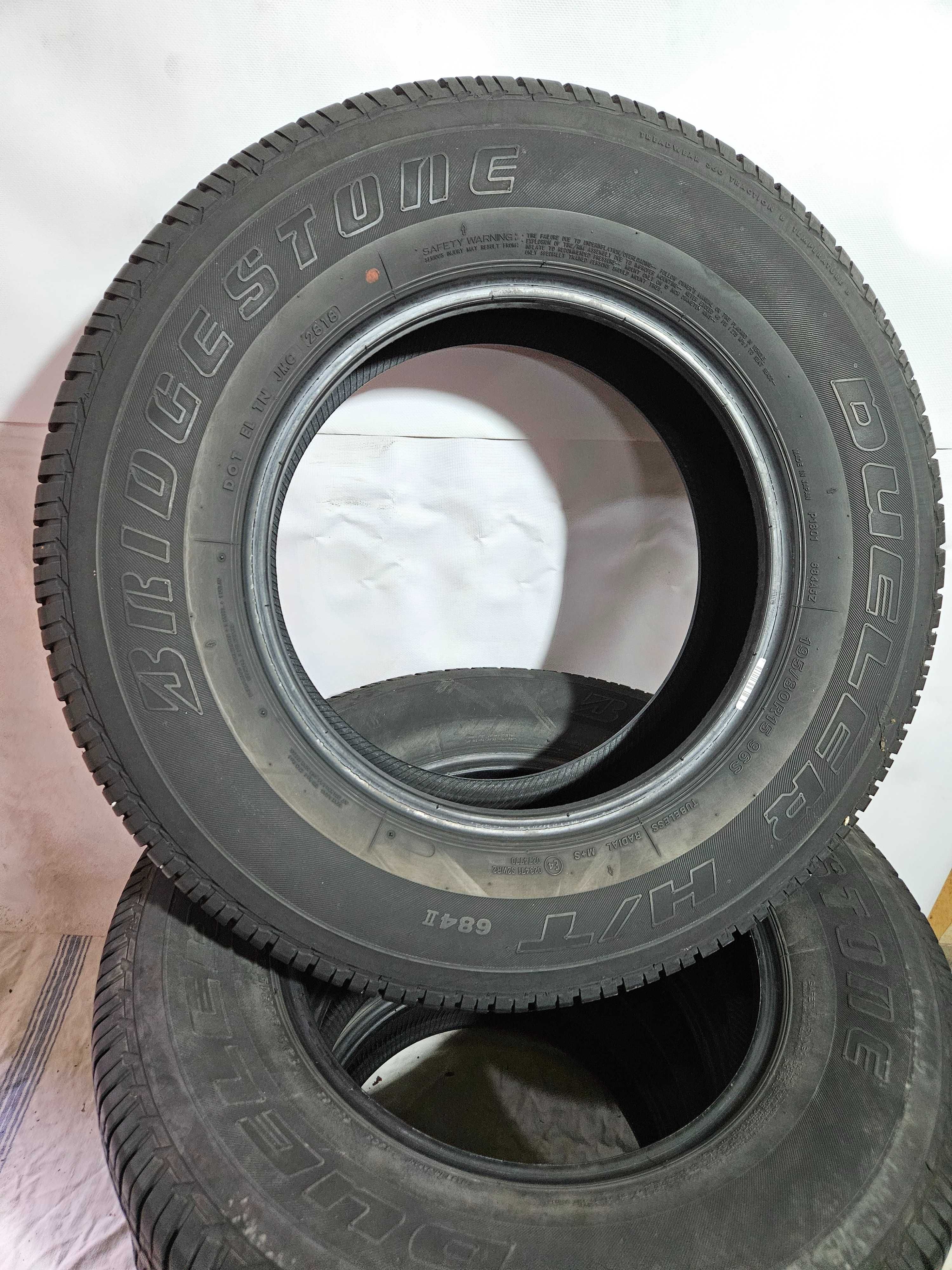 4бр 195/80/15 BRIDGESTONE 7мм грайфер дот:18г безплатен монтаж