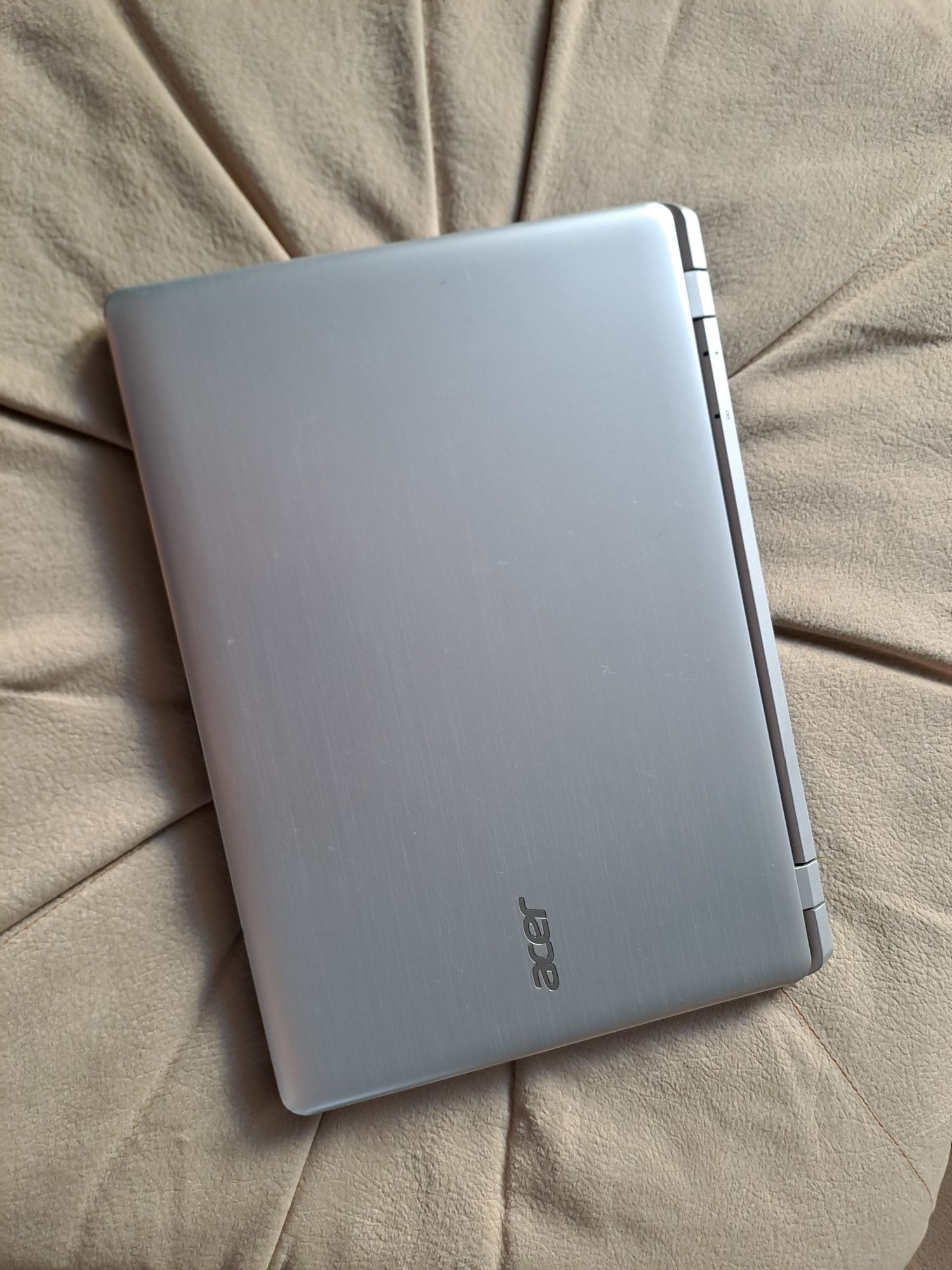 Acer aspire E 11