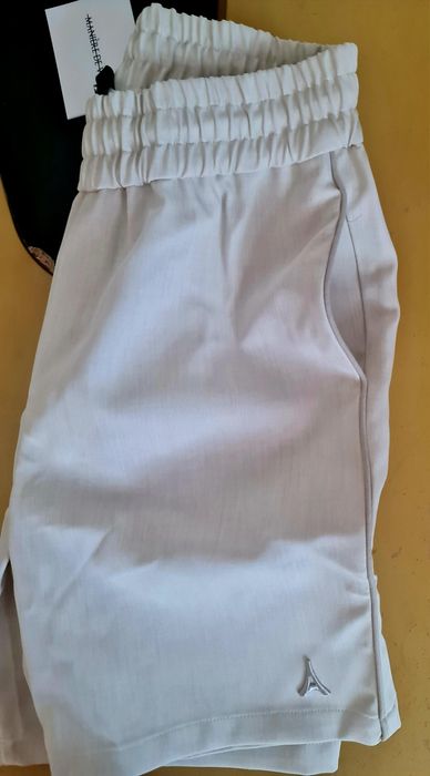 Pantaloni scurti Maniere Devoir