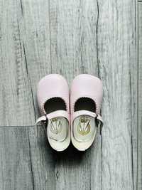 Официални розови бебешки обувки