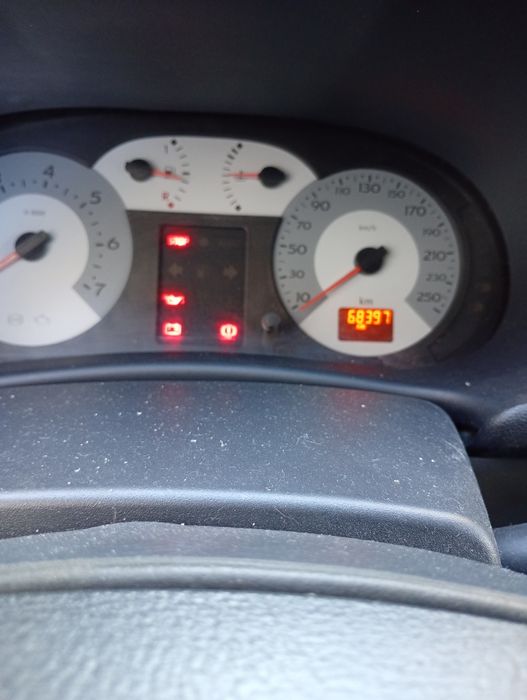 Vând Renault symbol an 2008