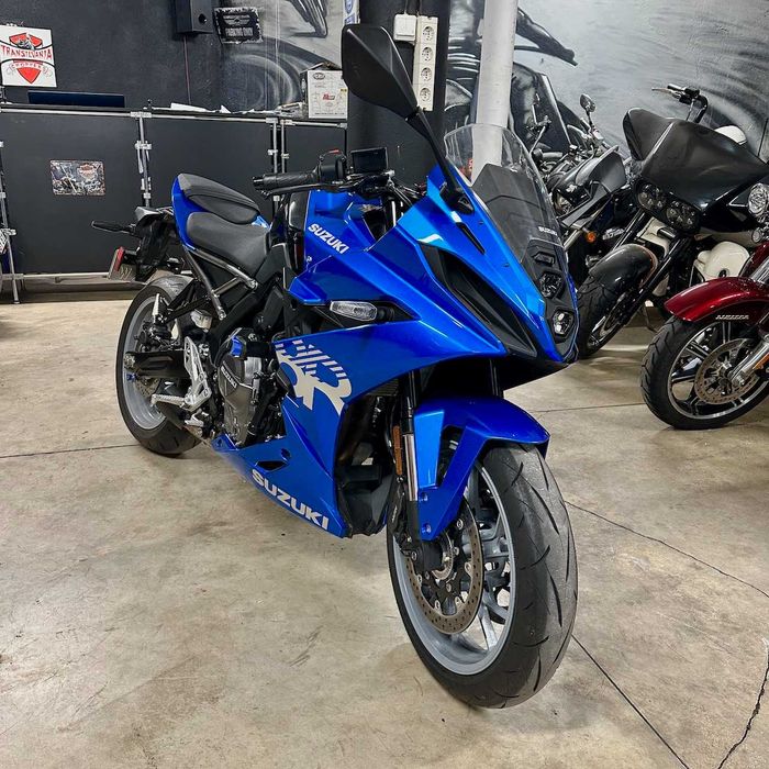 De vanzare - GSX8R Suzuki