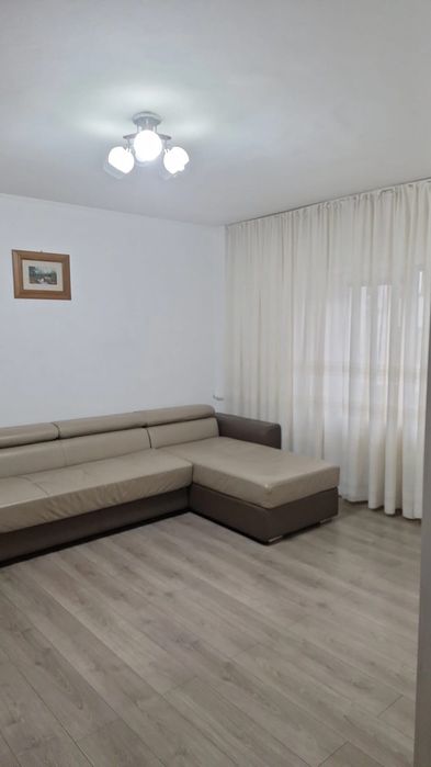 Garsoniera de închiriat Rm.Valcea