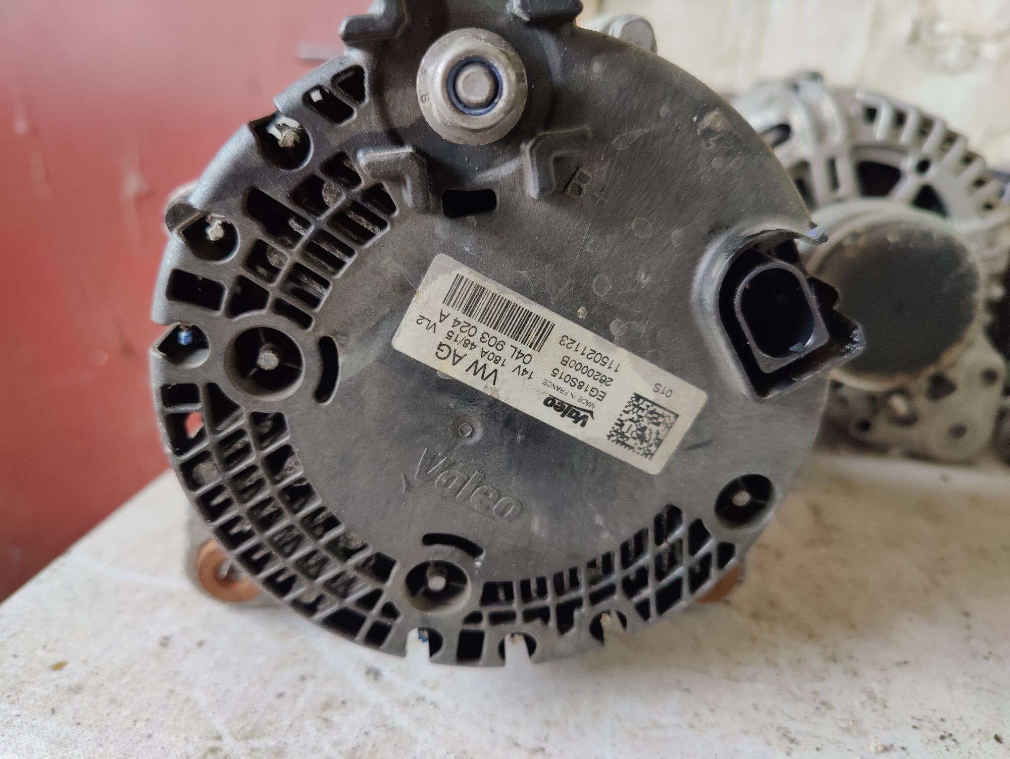 Alternator audi a4 b9 2.0 tdi 180 ah 04l903024a