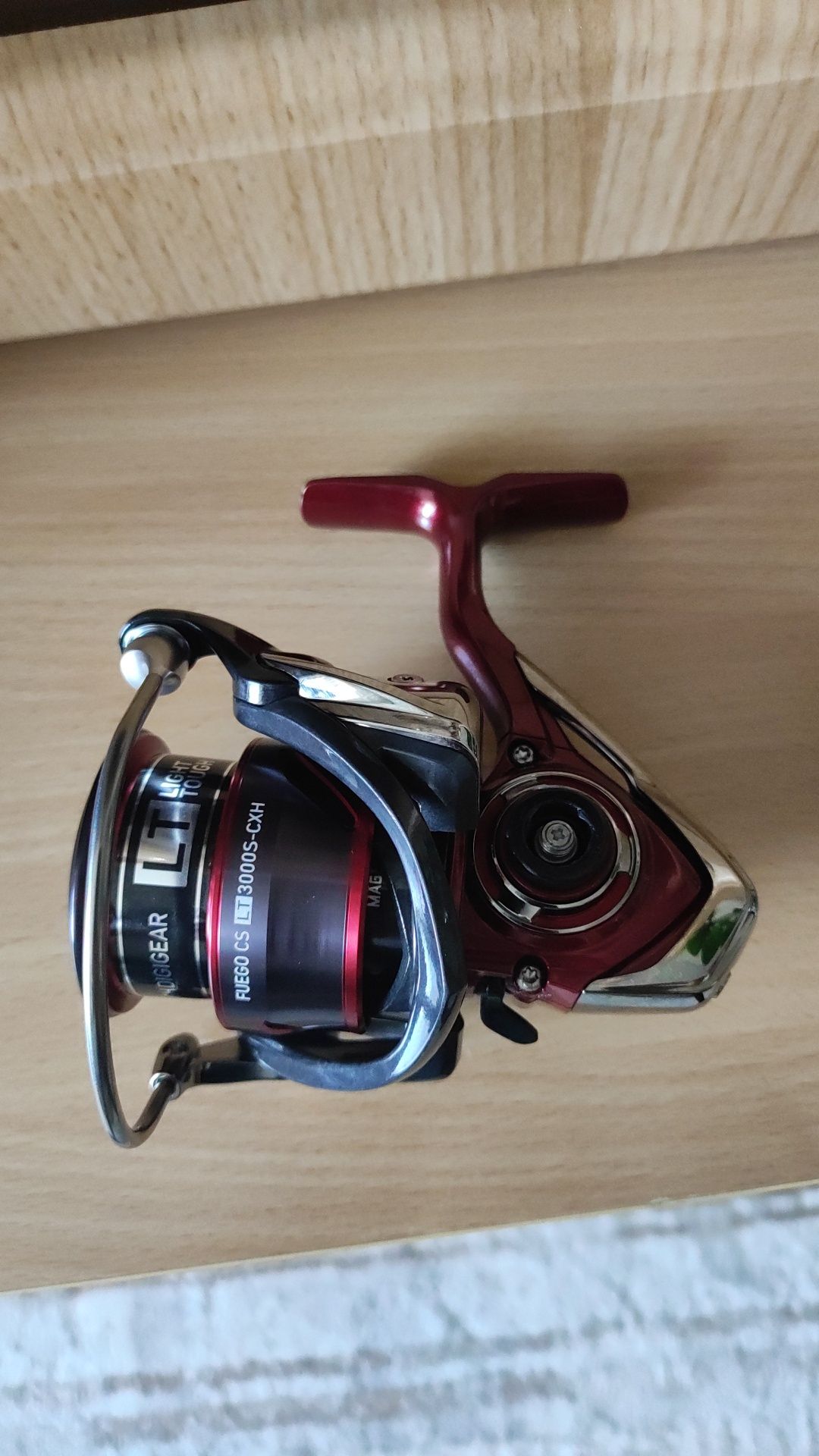 Срочно!!! Катушка Daiwa 21 Fuego CS LT 3000S-CXH, 6+1BB, 6.2: