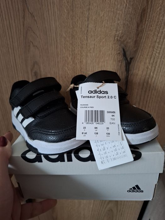 Чисто нови детски сникърси Adidas