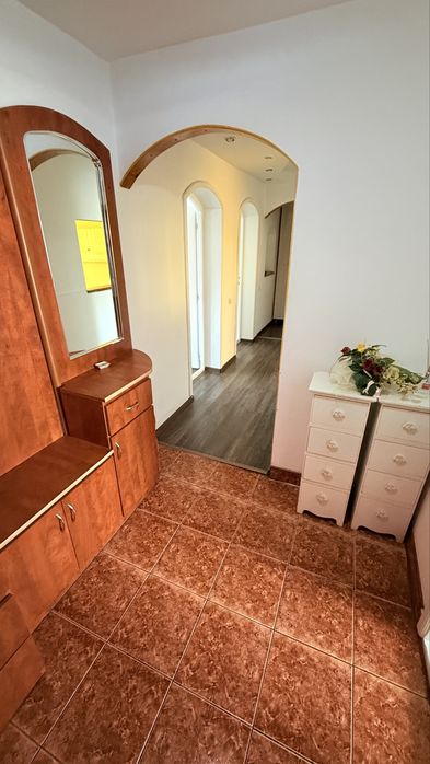 Inchiriez apartament 3 camere bucovina centru comercial