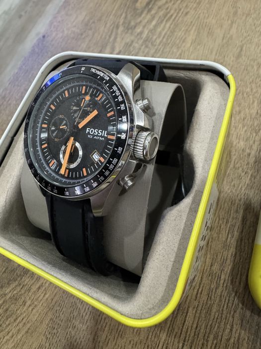 Часовник Fossil.