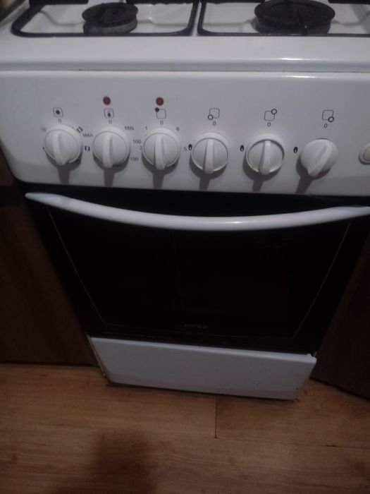 Продам газ плиту
