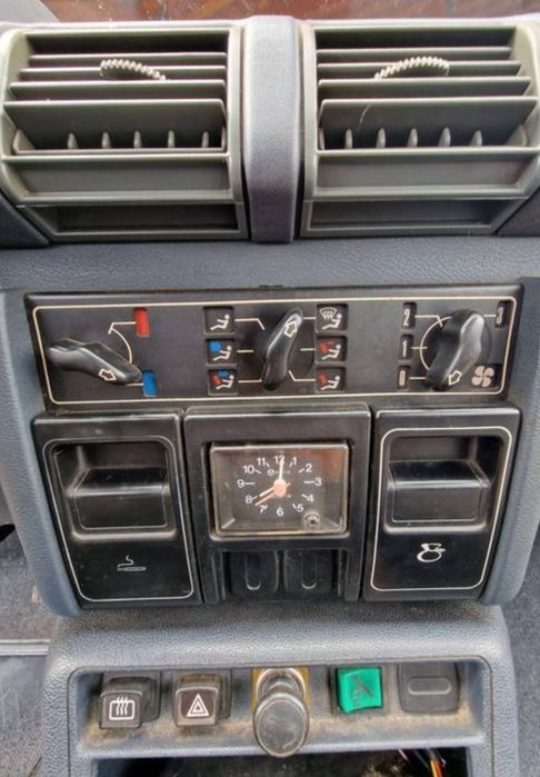 Peugeot 305  1987 retro vintage