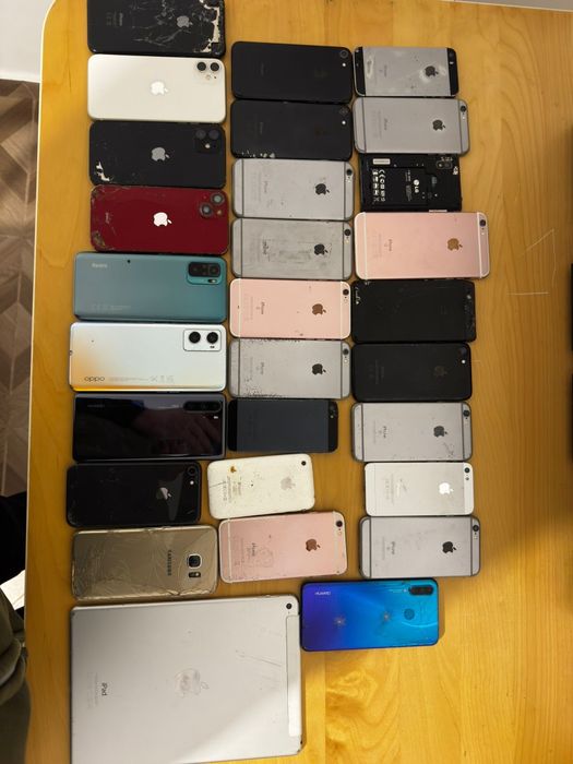 Lot iphone piese telefoane pentru piese