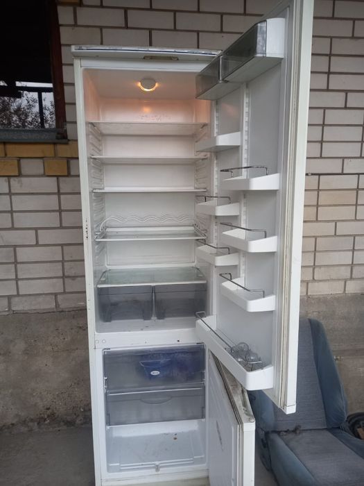 Холодильник  40000