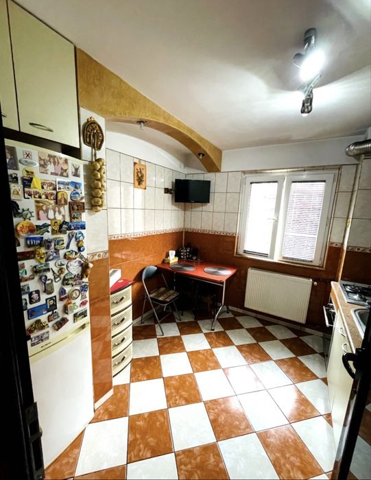 Apartament 3 camere - centrala proprie