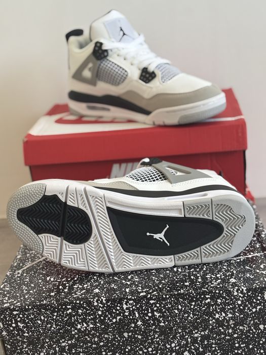 Air Jordan 4 Military Black