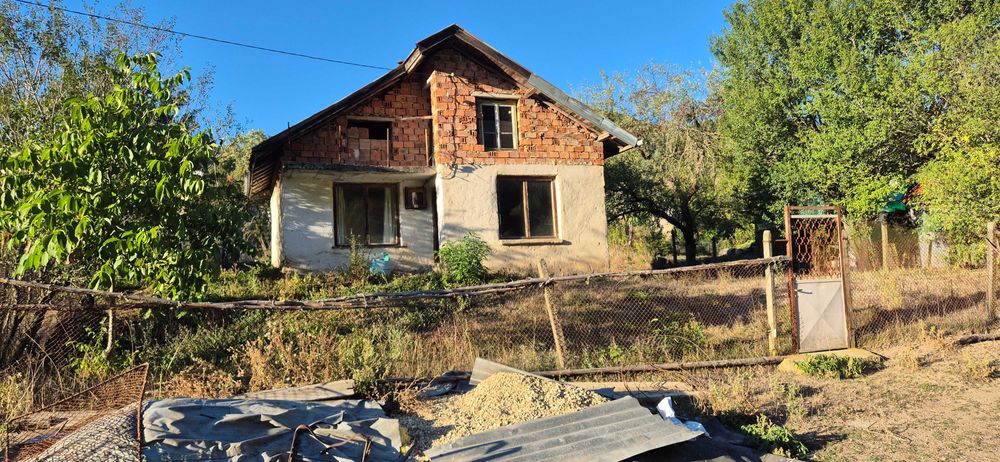 Продава Къща 3-СТАЕН  с. Огоя