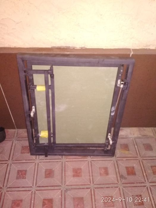 Люк невидимка 40 х 30