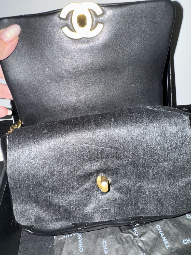 Chanel belt bag 19