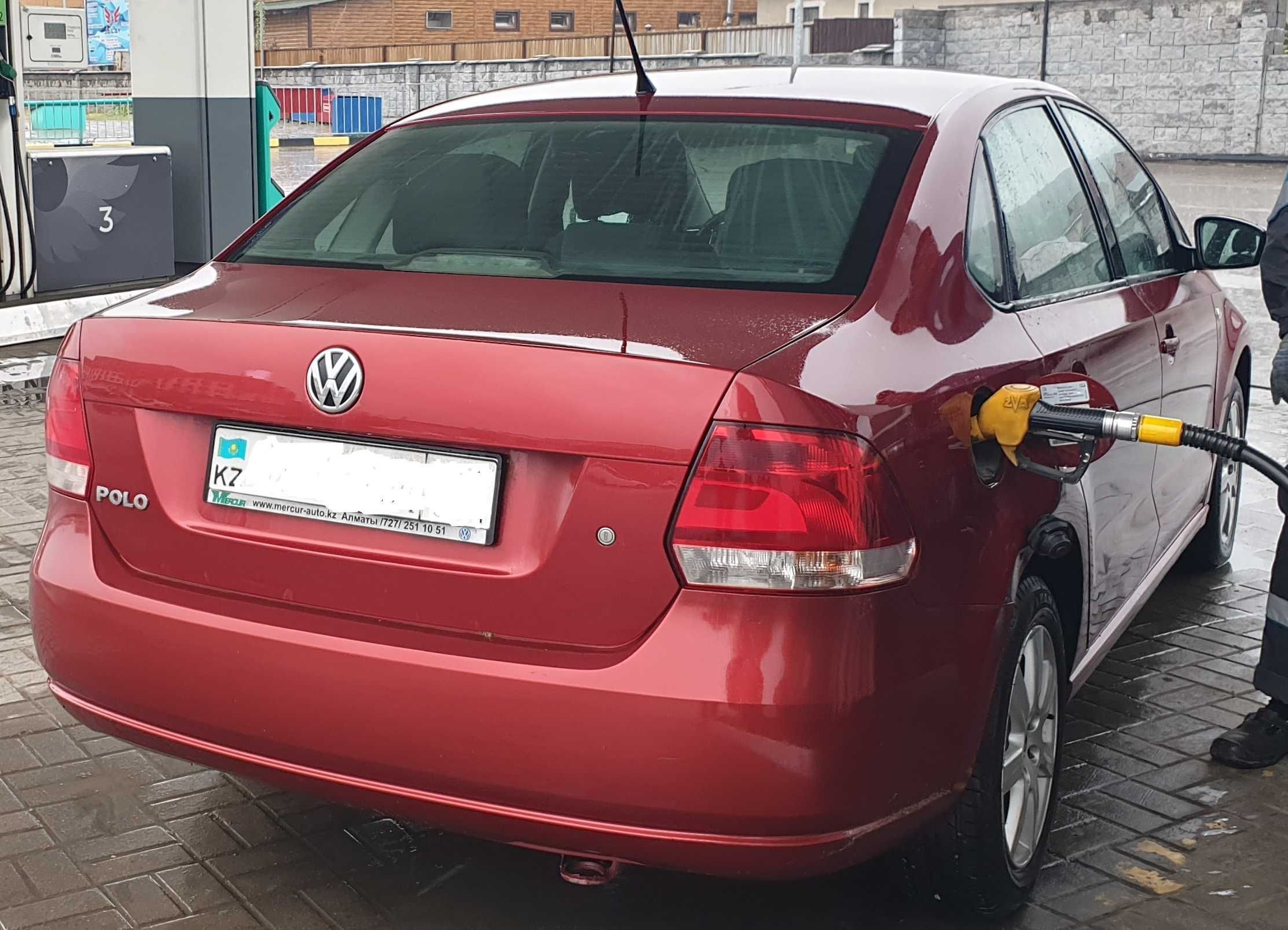 volkswagen polo sedan