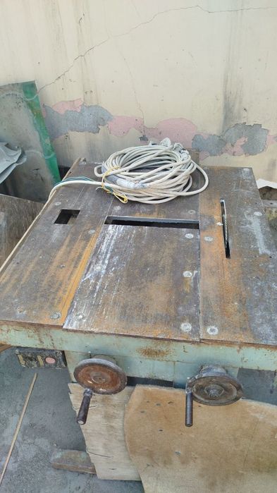 Циркулярка фрезер станок сотилади срочна озгина ками бор