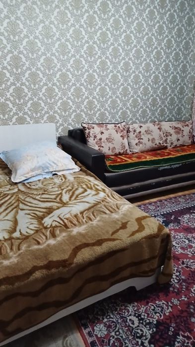 По суточно сдается 1 ком квартира возле вокзала