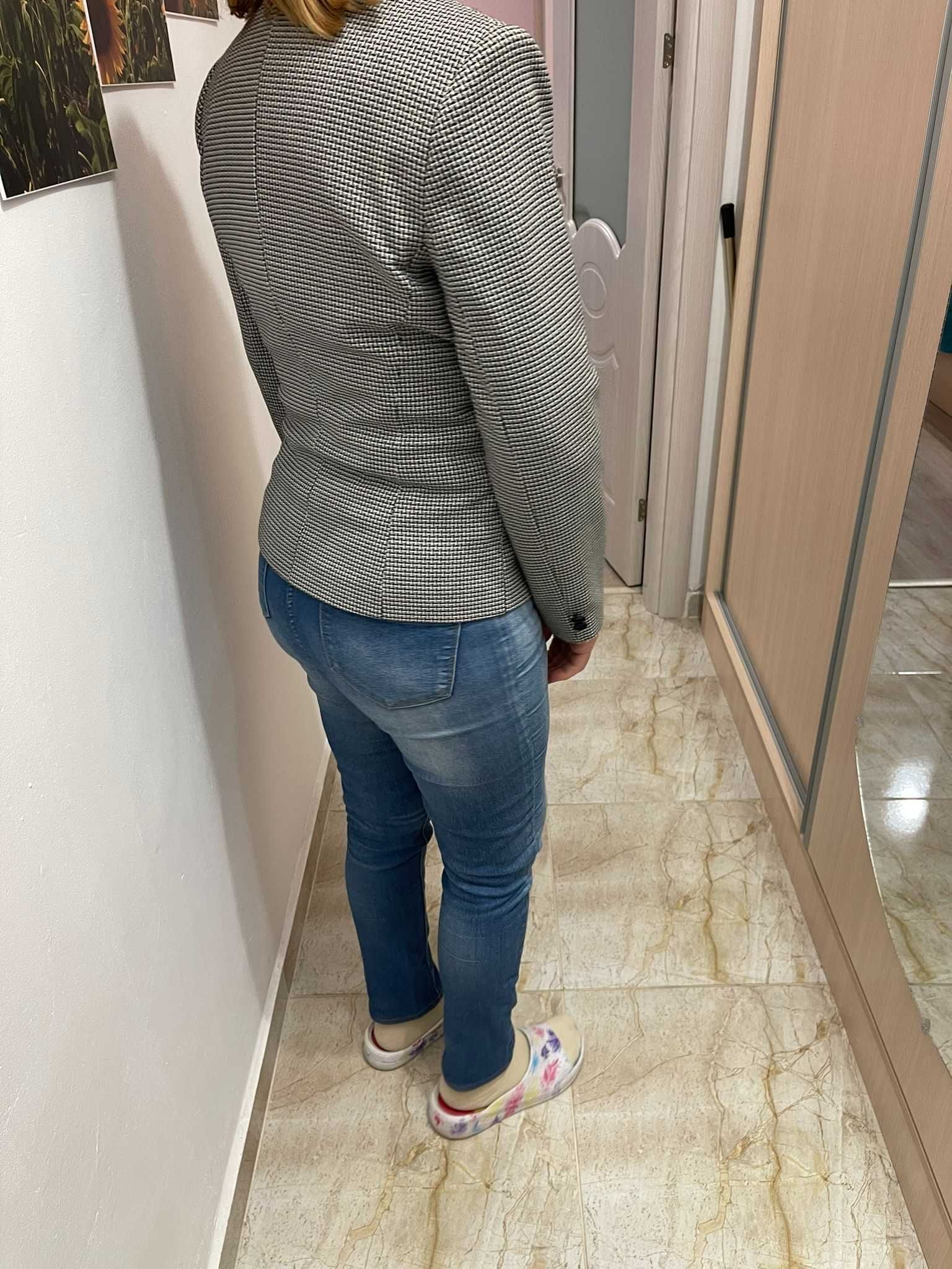 Дамски якета L-- размер