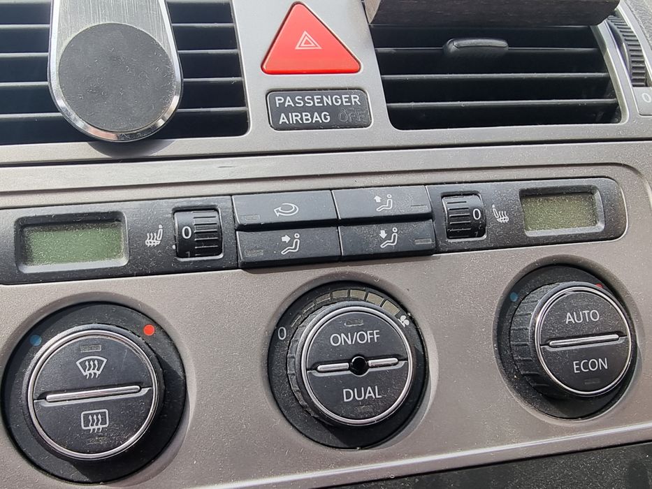 Vând VW Touran 1.4 Tsi