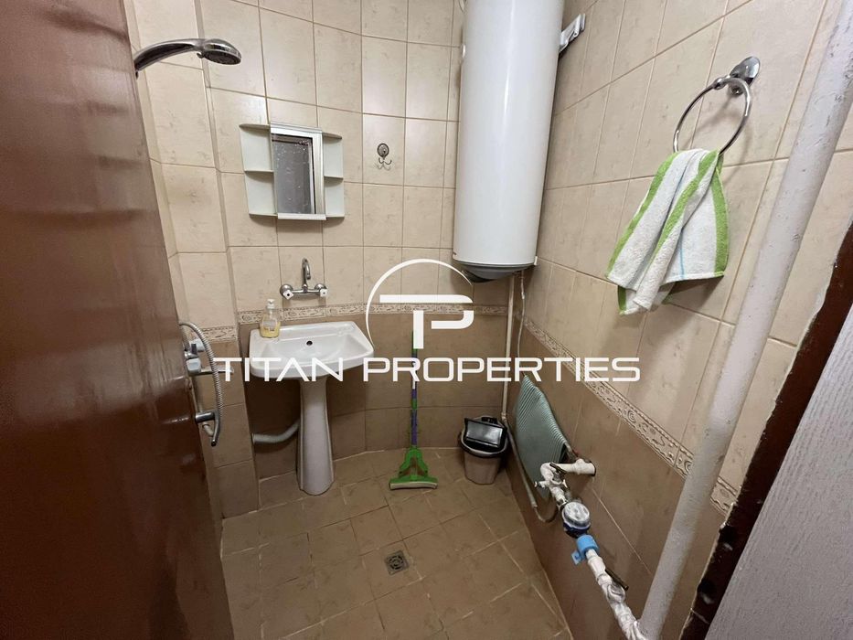 Дава се под наем Двустаен апартамент в Варна, Базар Левски - 70 кв.м за 375 € - Снимка #4