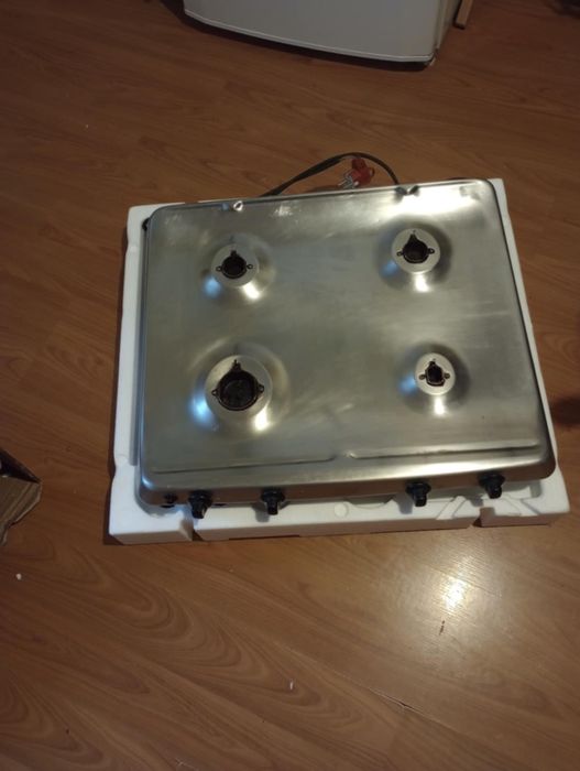 Vand plita incorporabil pe gaz