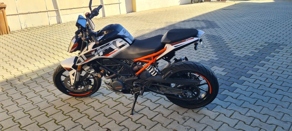 Ktm Duke 125 cp 15 an 2020 km 37770