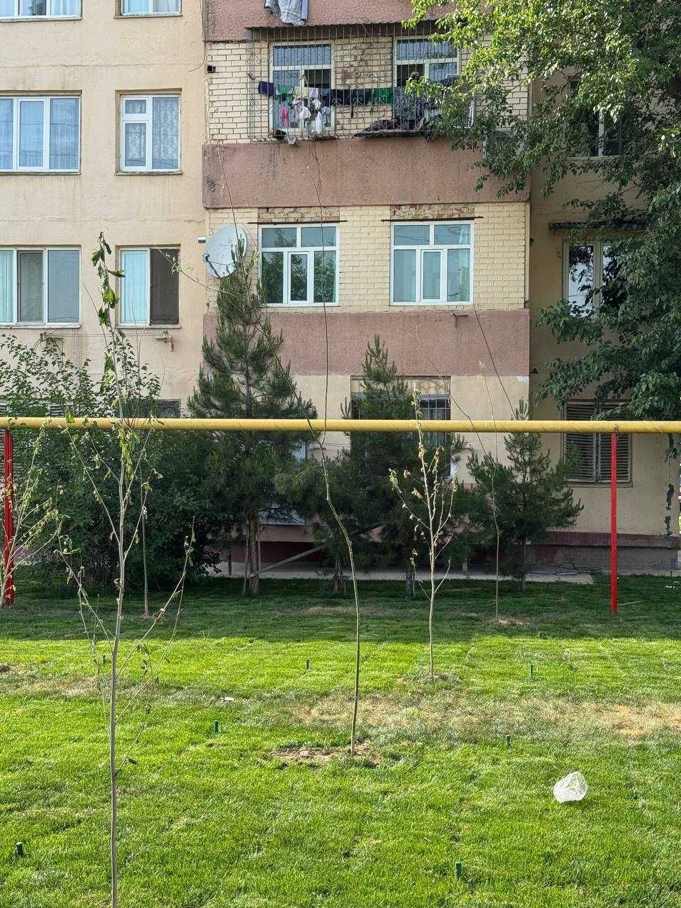 Продается своя 1+1/2/4 массив Панельный балкон 2х6