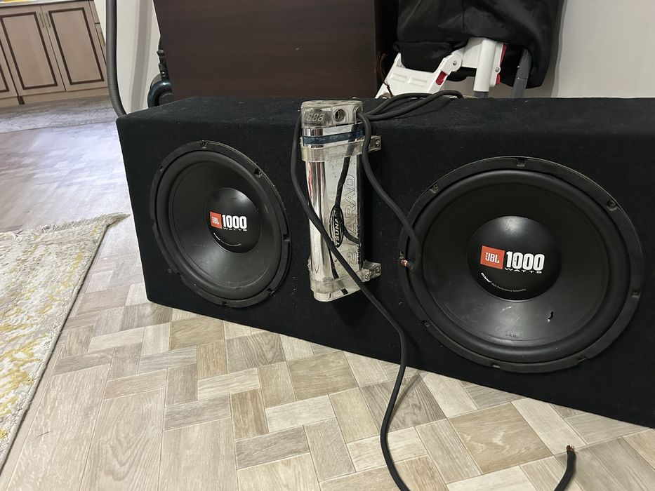 Сабвуфер JBL 1000