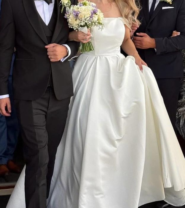 Rochie mireasa cu bretele