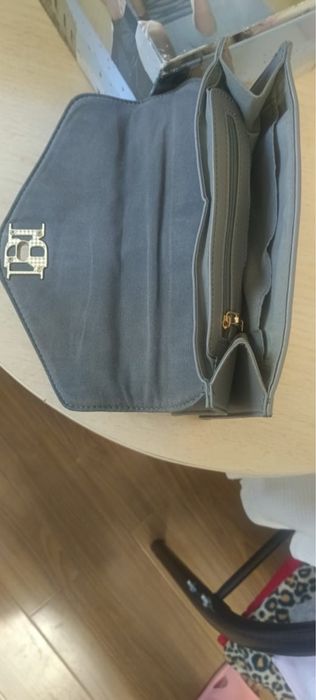 Продается сумка 2500