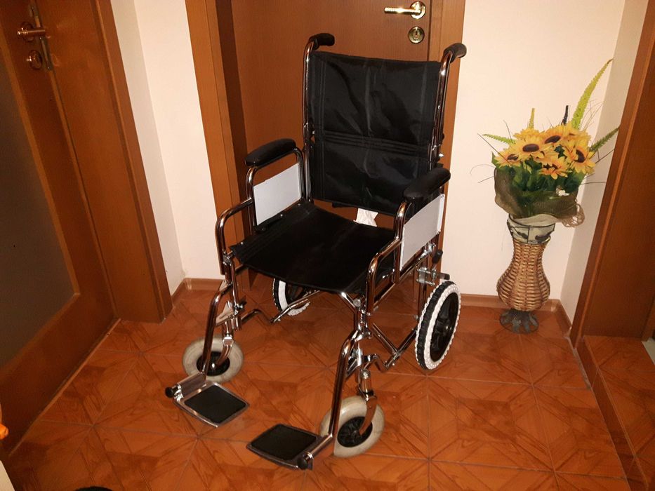 Инвалидна количка с помпащи задни гуми