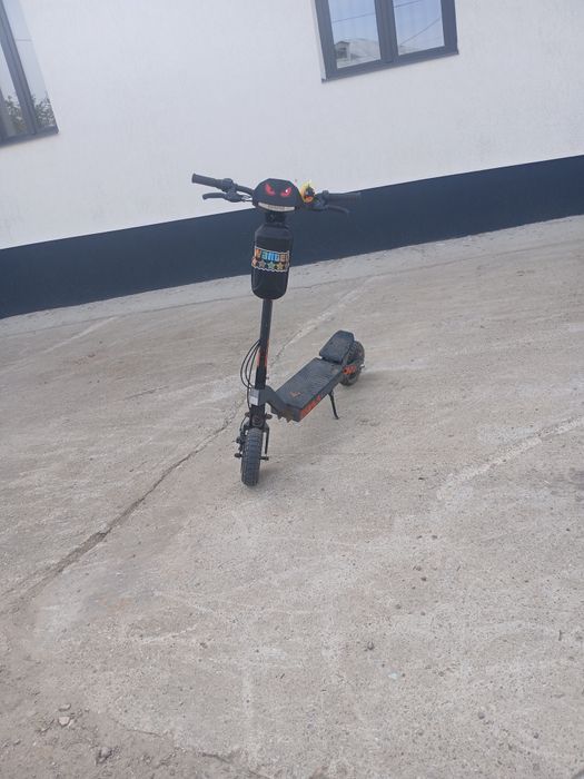 Vând urgent!!Trotineta kukirin g2