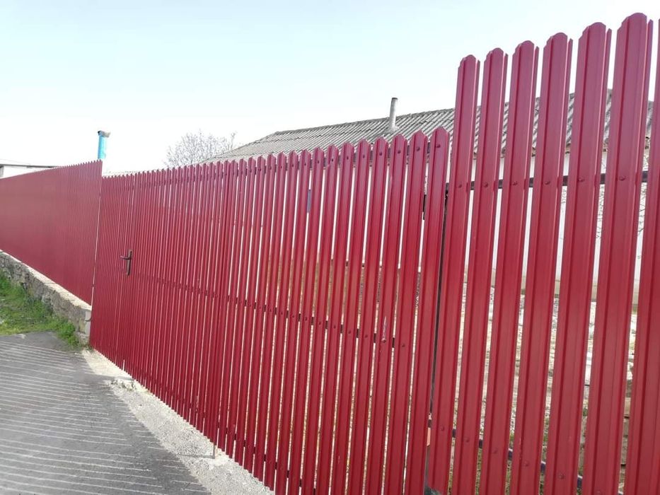 Executam garduri din tabla cutata,sipca metalica,plasa bordurata