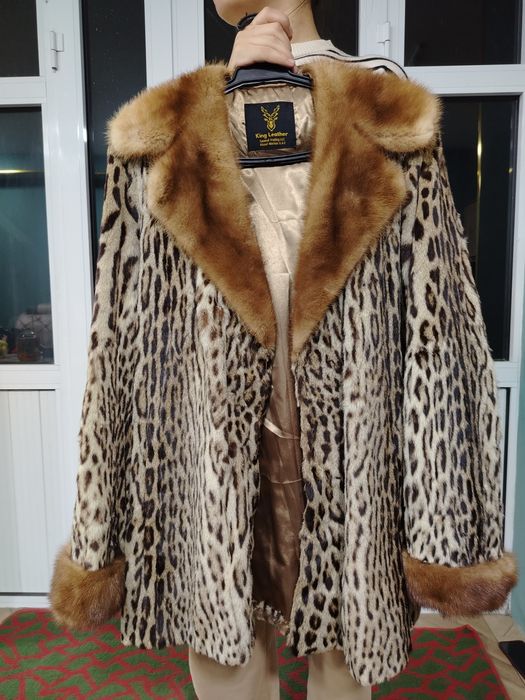 Королевская шуба. Привезено из Дубая. Размер стондарт от 60-70кг.