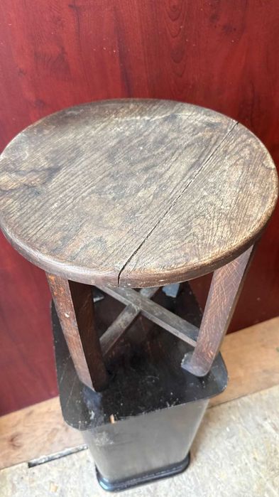 Taburet vintage din lemn masiv Stil ArtDeco; Scaunel