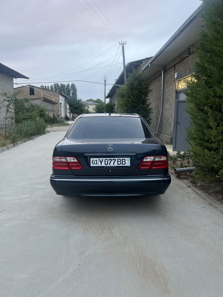 Mercedes-benz w210 e240  sotiladi