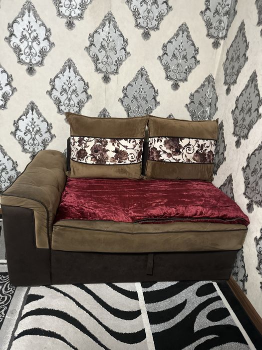 Продается уголок в хорошем состоянии