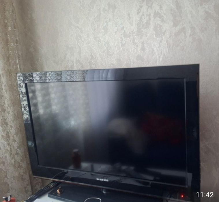 Телевизор жидкокристалический