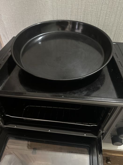 Продам духовку срочно