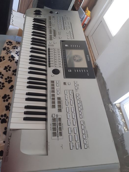 Orga, Yamaha Tyros 3 setul lui Miki