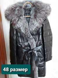 шикарный кожаный пуховик, куртка с натуральным мехом. 46-48 размер.