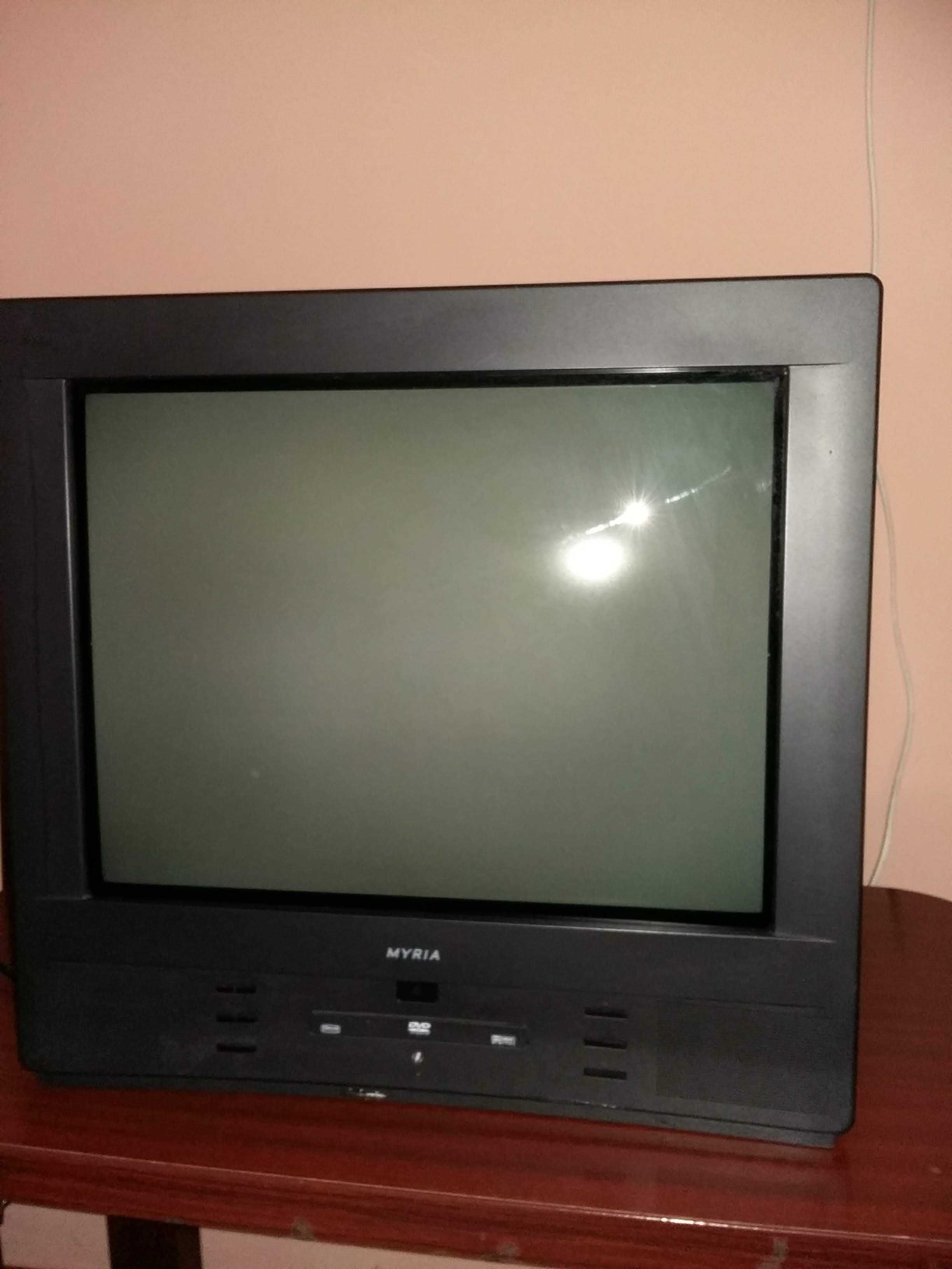 vând televizoare vechi-2 modele