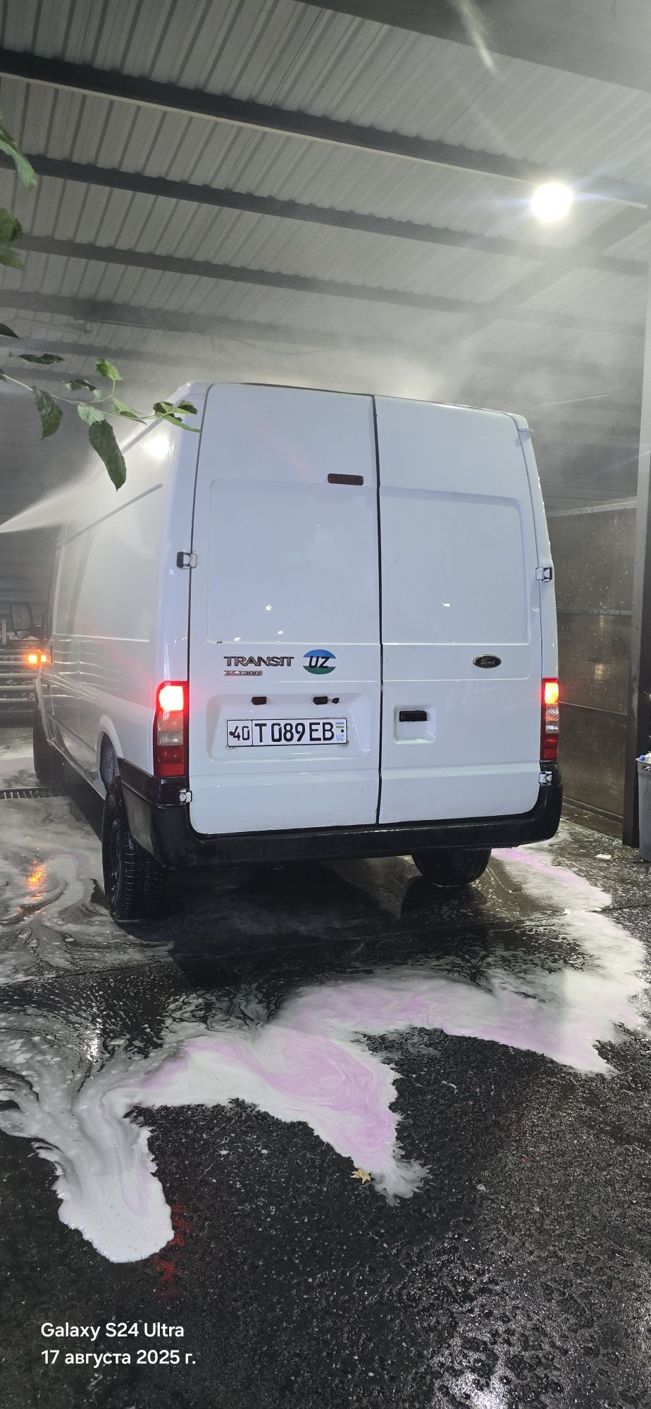 Ford transit 2012 idyal xolatda xech qanqa ishi yuq metan gaz 250LT