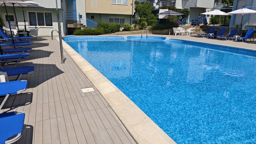 Дава се под наем Тристаен апартамент в Свети Влас - 70 кв.м за 56.1 € - Снимка #1