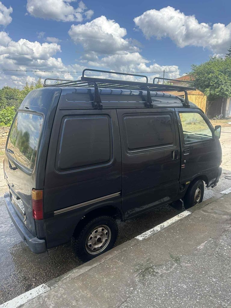 ПРОДАВАМ piaggio porter бус