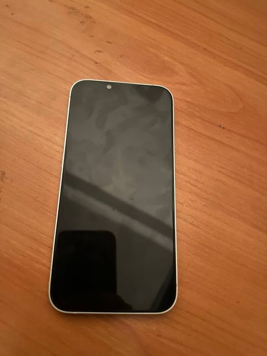 IPhone 13 128GB белого цвета