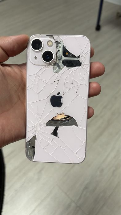 iPhone 13-Doar pt piese-NU Dezmembrez-Citeste Descrierea Anuntului-Fix